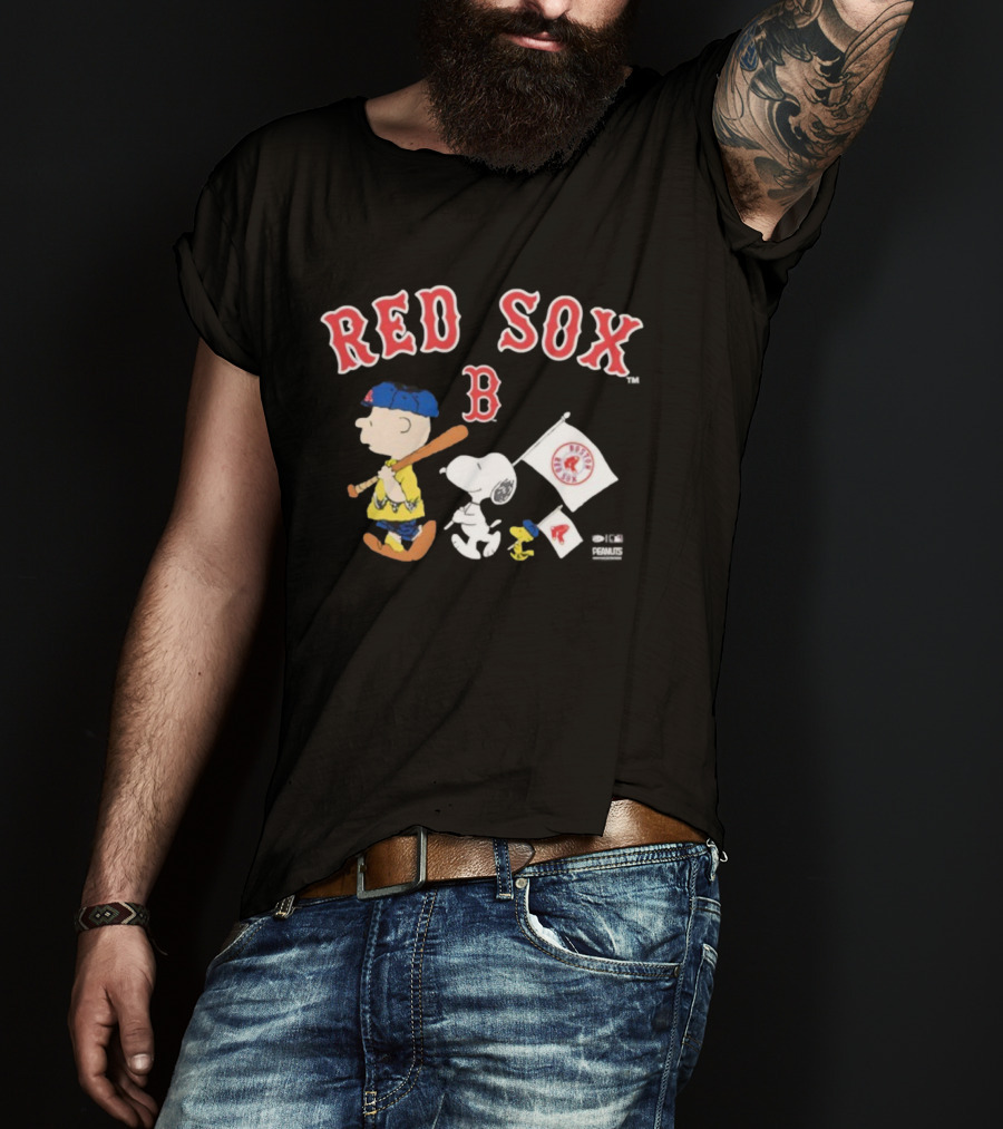 Boston Red Sox Charlie Brown Snoopy Peanuts Baseball Flag T-Shirt