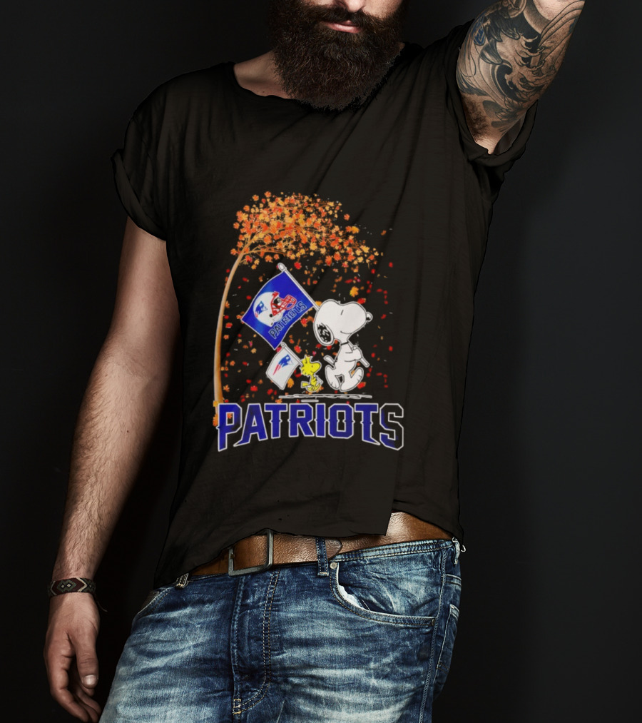 Patriots Snoopy Autumn Peanuts New Era NFL Collaboration T-Shirt