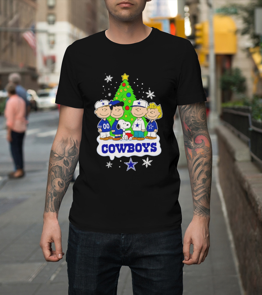 Peanuts Christmas With Dallas Cowboys NFL Team Snoopy And Friends T-Shirt