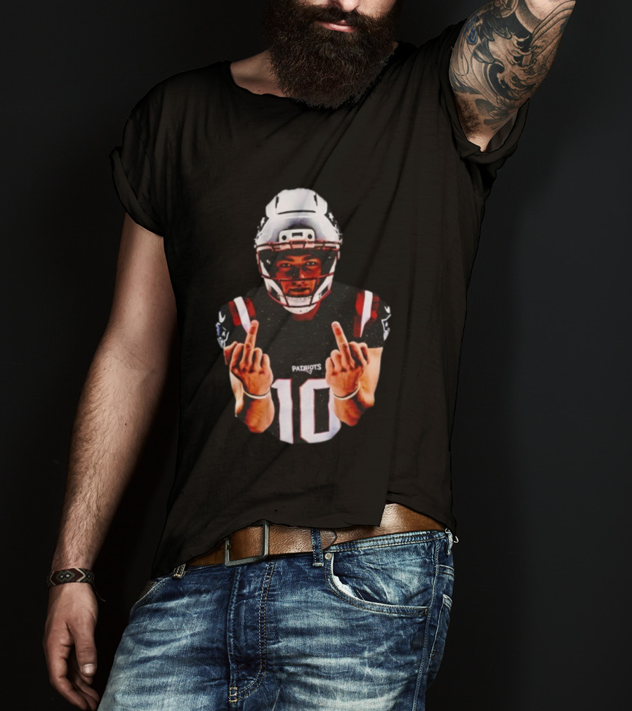 Tom Brady New England Patriots Middle Finger Gesture T-Shirt