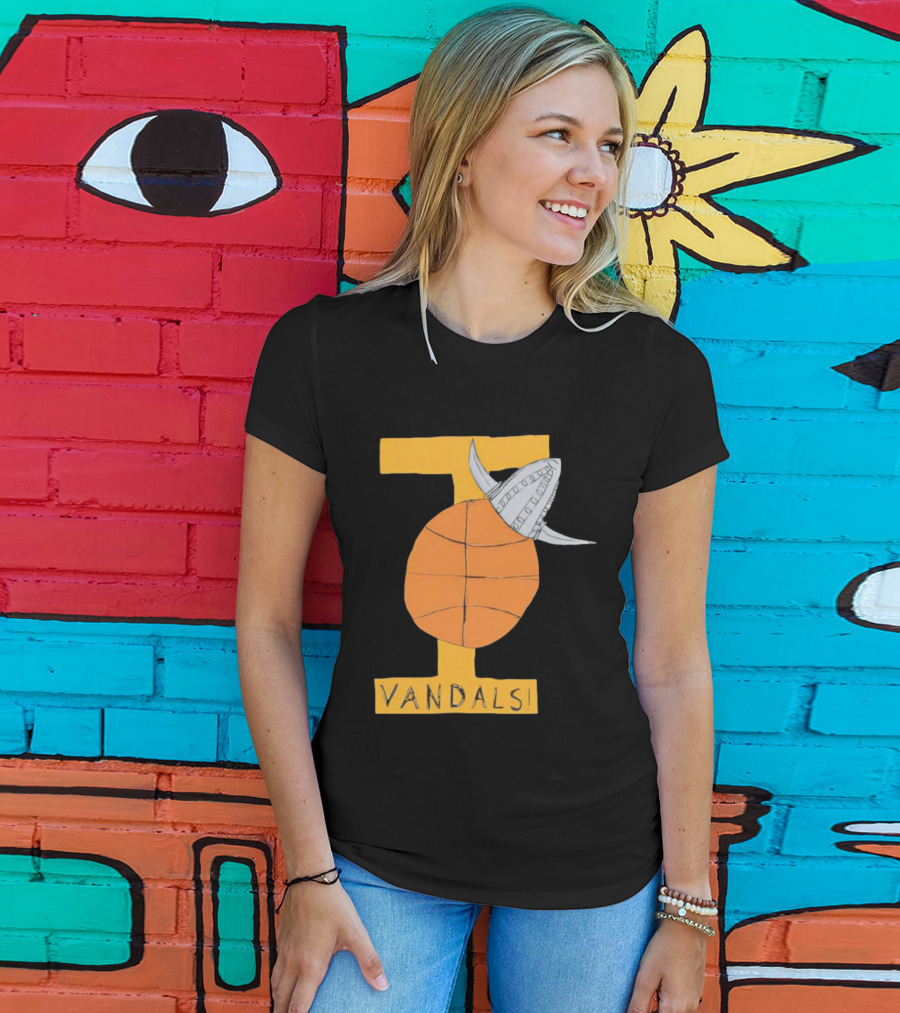 I Vandals Basketball Viking Helmet Graphic T-Shirt