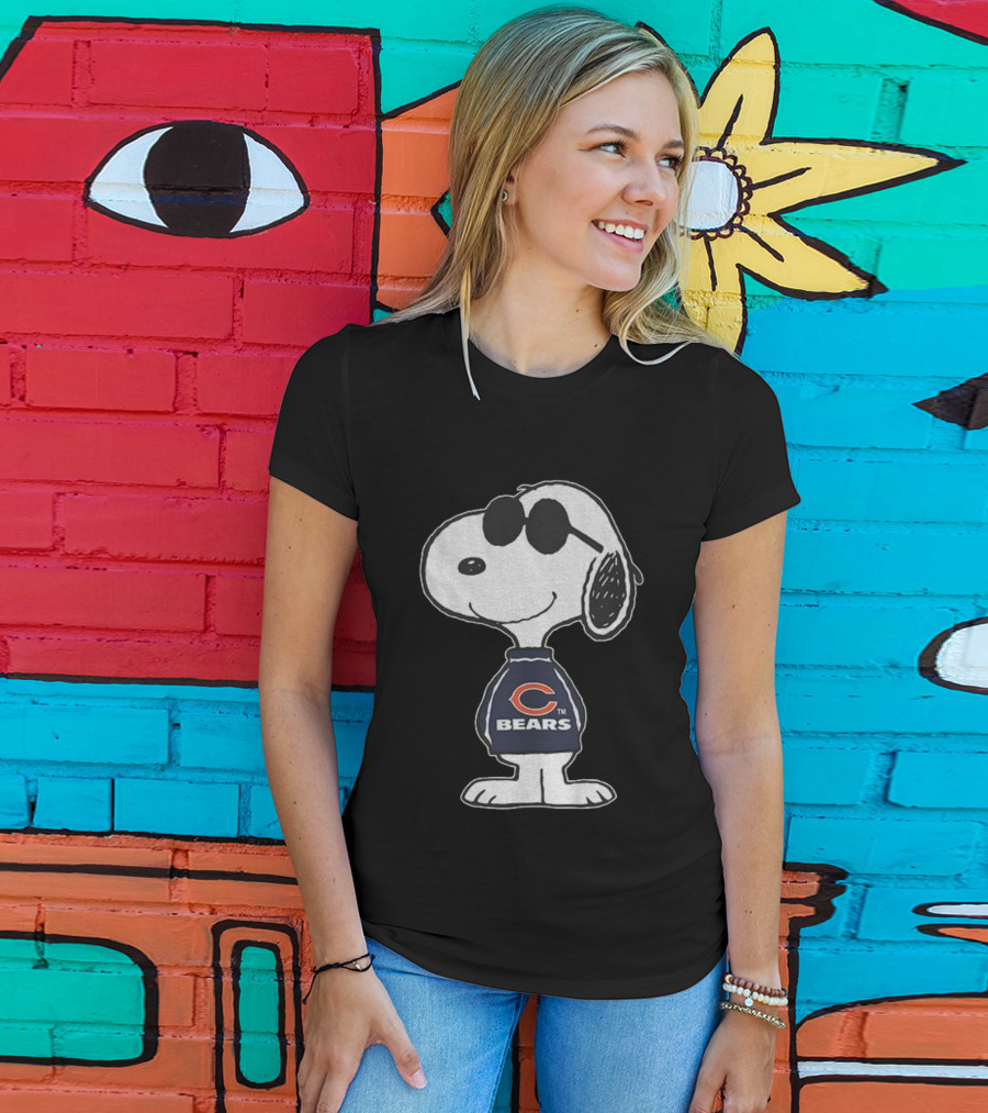 Peanut Snoopy Chicago Bears Football NFL 2025 T-Shirt