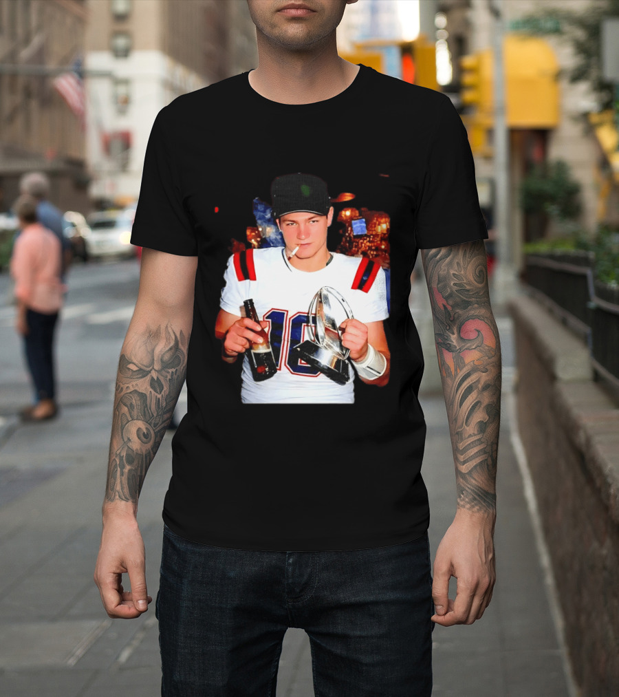 New England Patriots 16 Smoking Beer Trophy T-Shirt