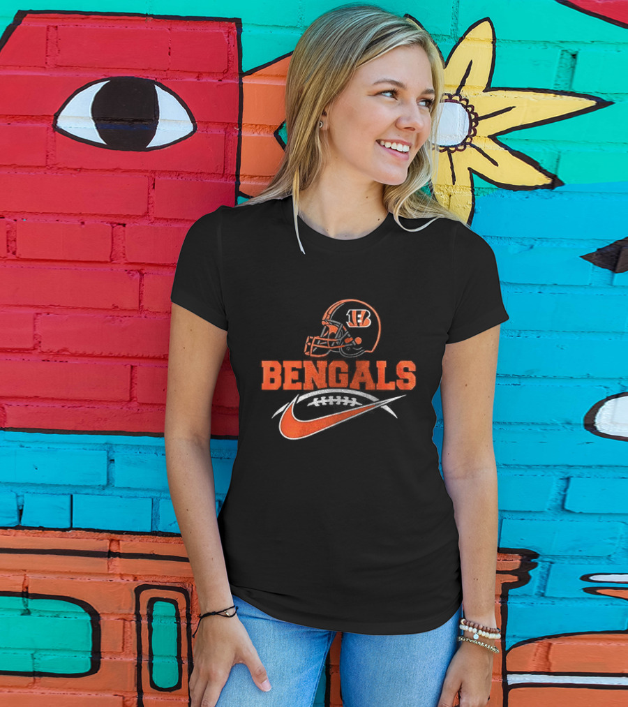 Cincinnati Bengals B Helmet BENGALS Nike Stylized T-Shirt