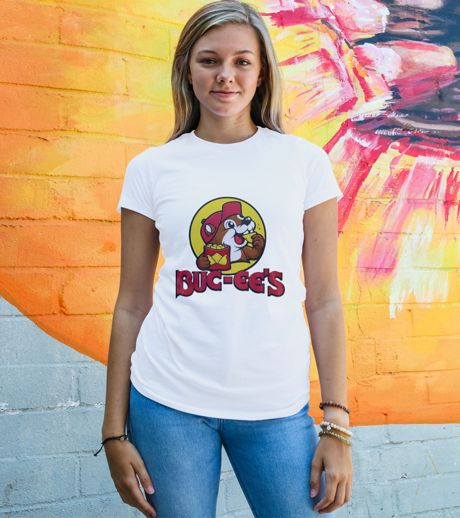Buc Ee's Beaver Eating Snack T-Shirt