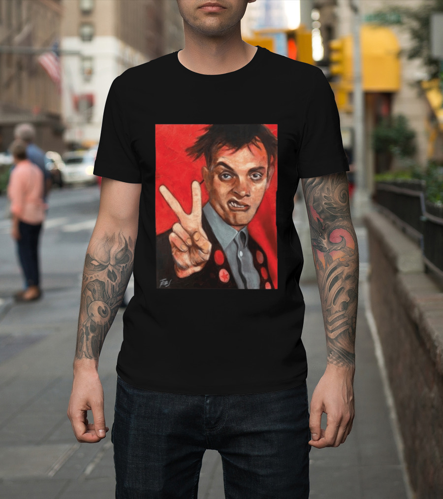 Chris Robinson Vivyan Rick Young Ones Portrait Two Finger Gesture T-Shirt