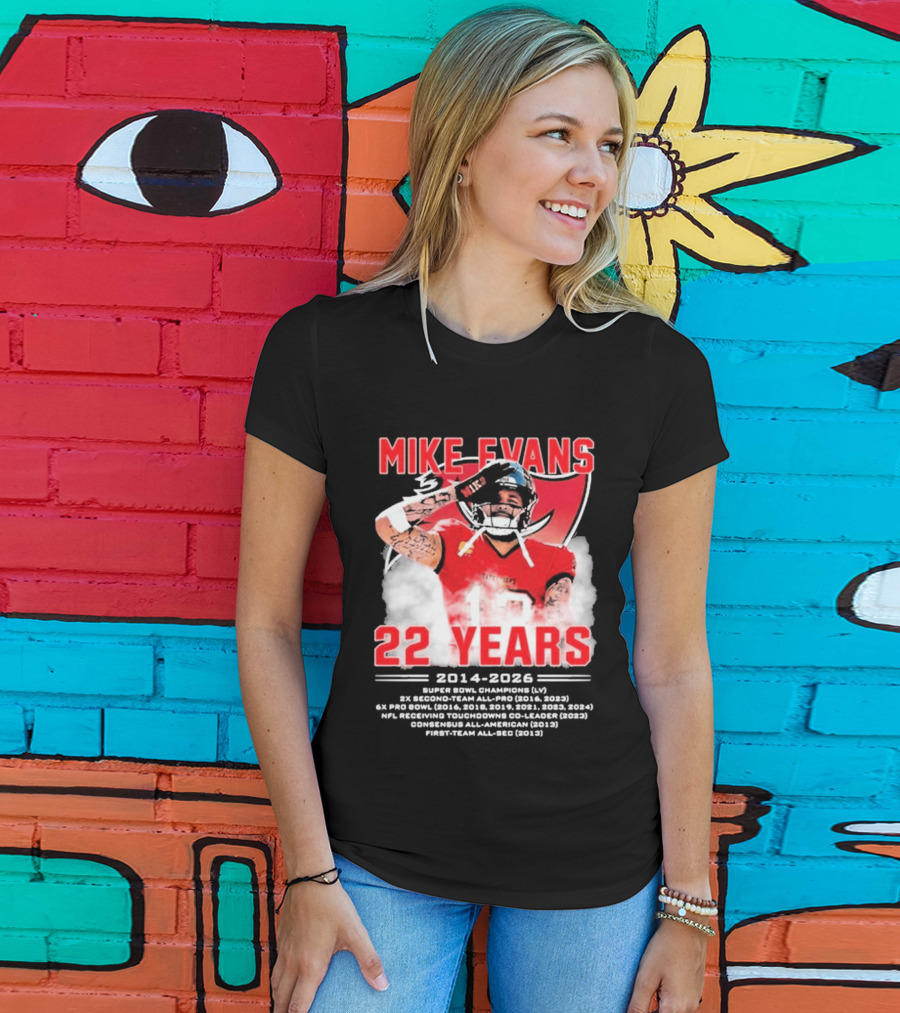 Mike Evans 22 Years 2014 2026 Red Jersey Salute Football Player T-Shirt