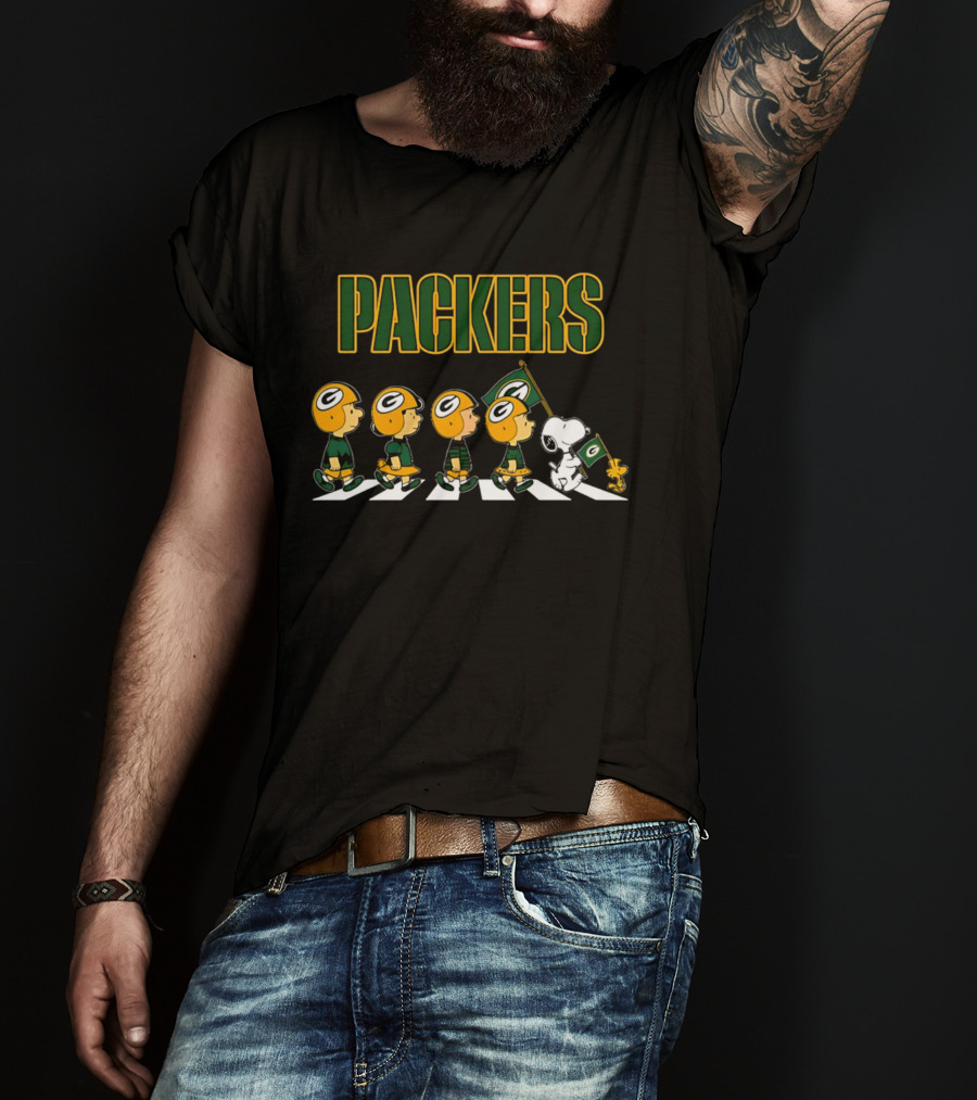 Peanuts Green Bay Packers Snoopy Woodstock Flag Walking T-Shirt