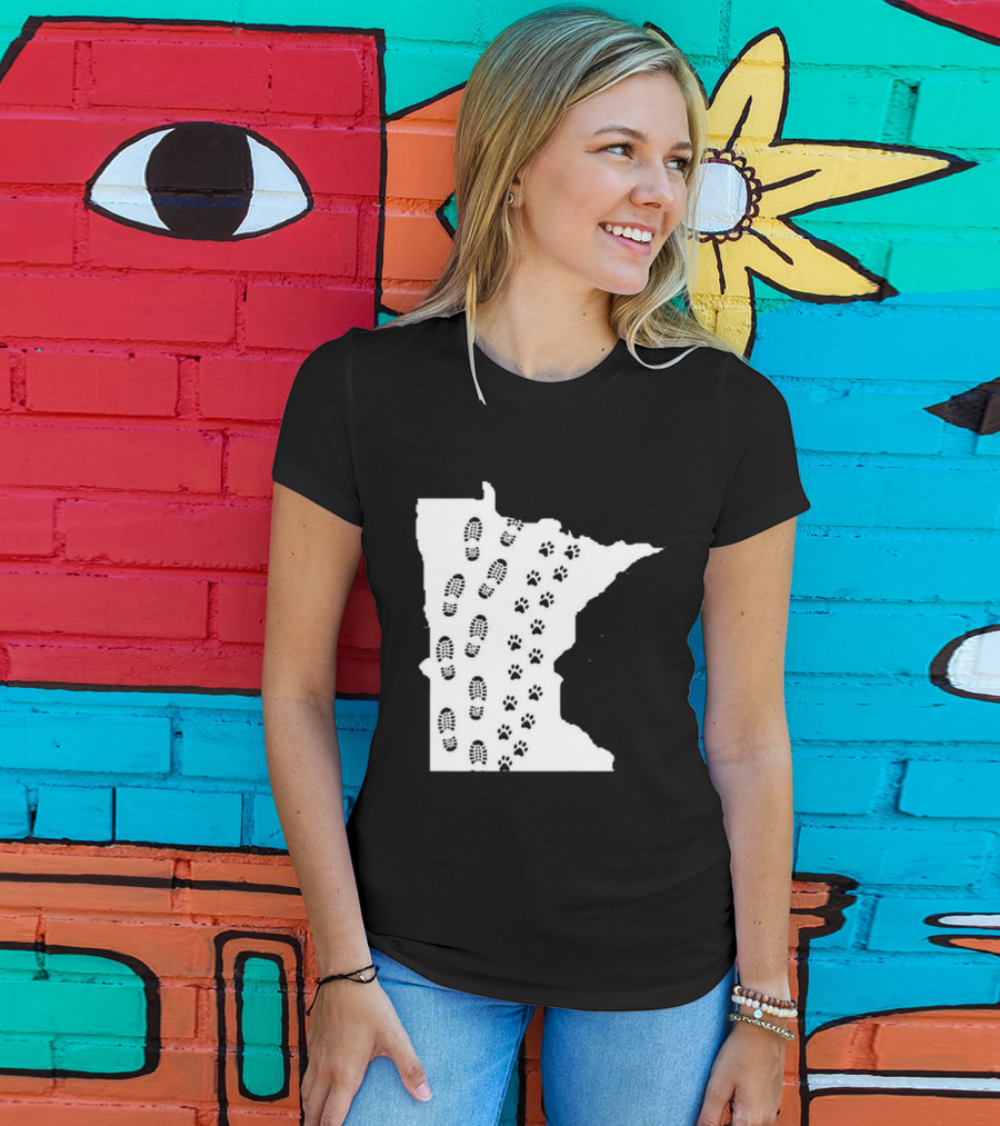 Minnesota Map Footprints And Paw Prints Outdoor Adventure T-Shirt