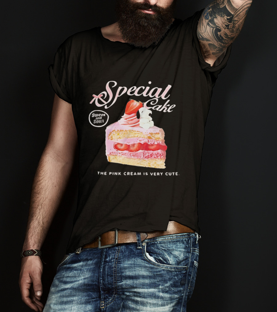 Special Cake Pink Cream With Strawberry And Snoopy T-Shirt