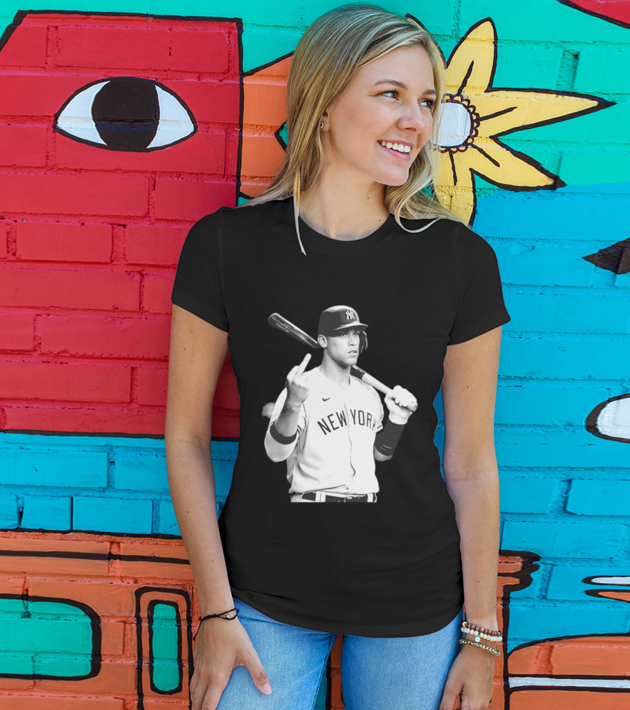 New York Yankees Aaron Judge Baseball Gesture T-Shirt