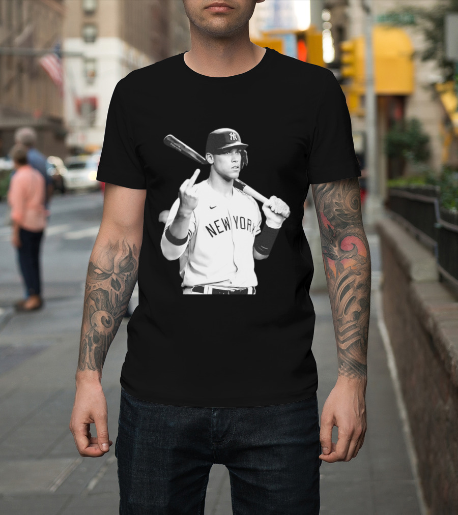 New York Yankees Aaron Judge Baseball Gesture T-Shirt