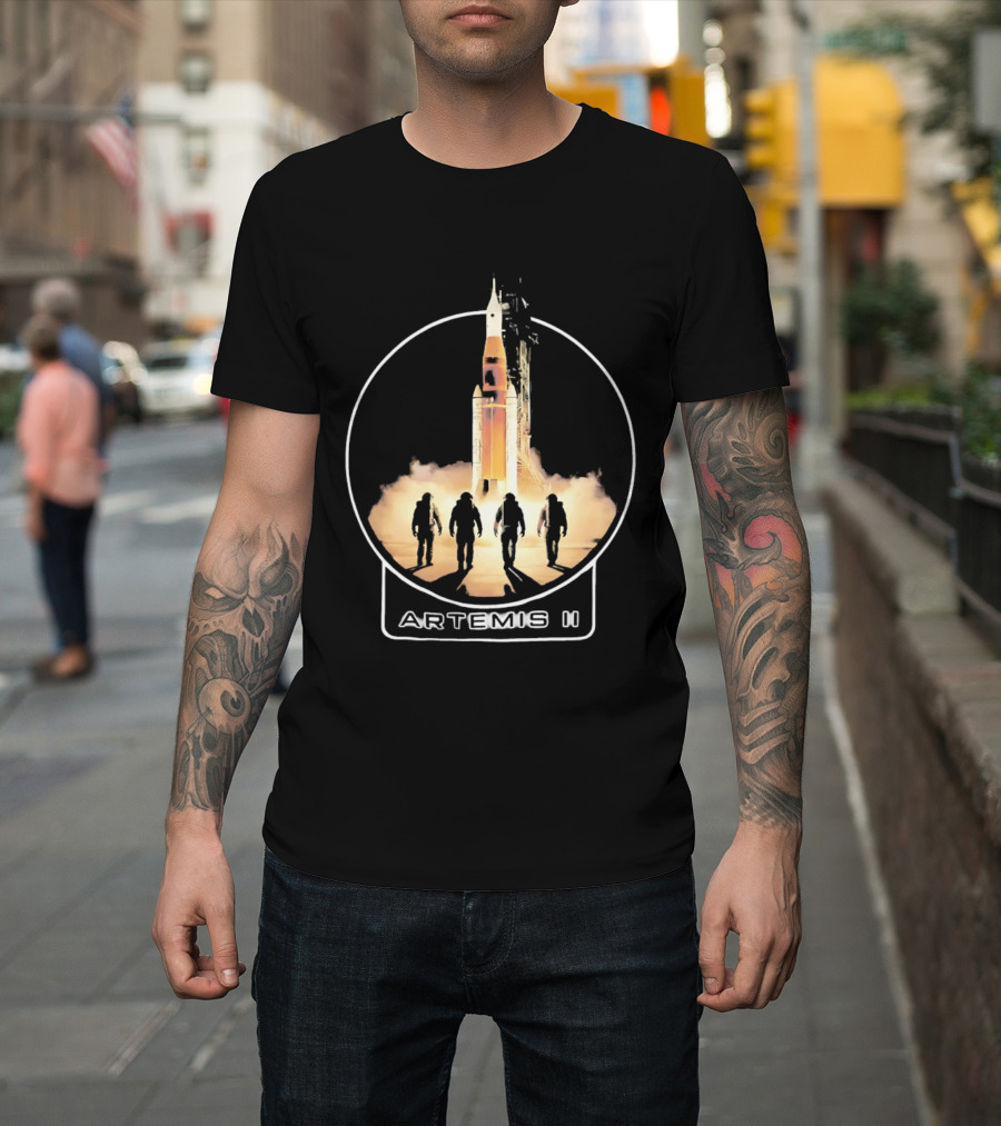 Artemis II Astronauts and Rocket Launch Moon Mission T-Shirt