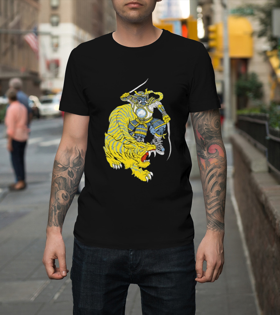Buffalo Sabres Knight Battling Fierce Sabretooth Tiger T-Shirt
