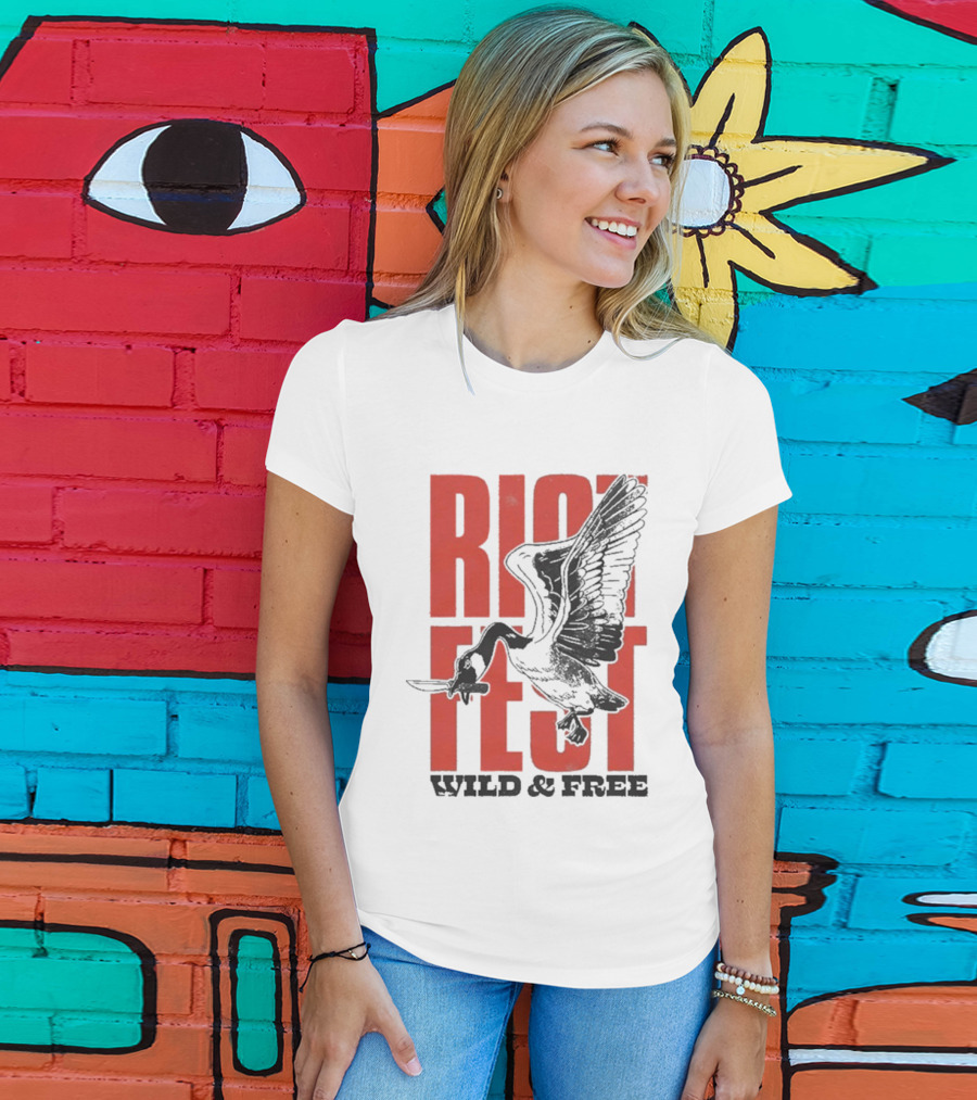 Riot Fest Wild And Free Goose Knife Iconic Design T-Shirt