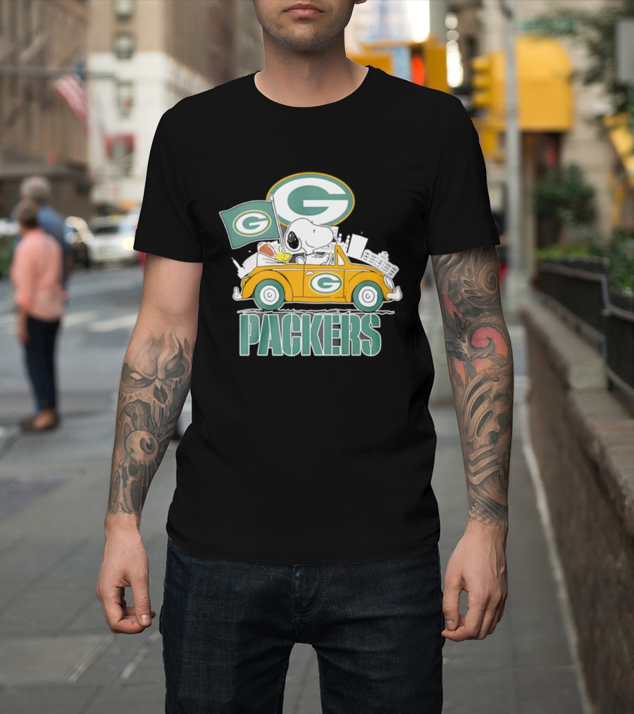 Green Bay Packers Snoopy Woodstock Driving Car Football Fan Art T-Shirt
