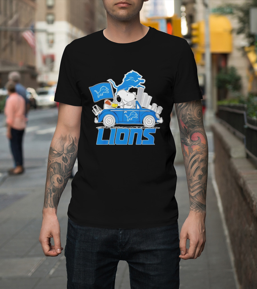 Snoopy Woodstock Driving Detroit Lions Car Flag Football T-Shirt
