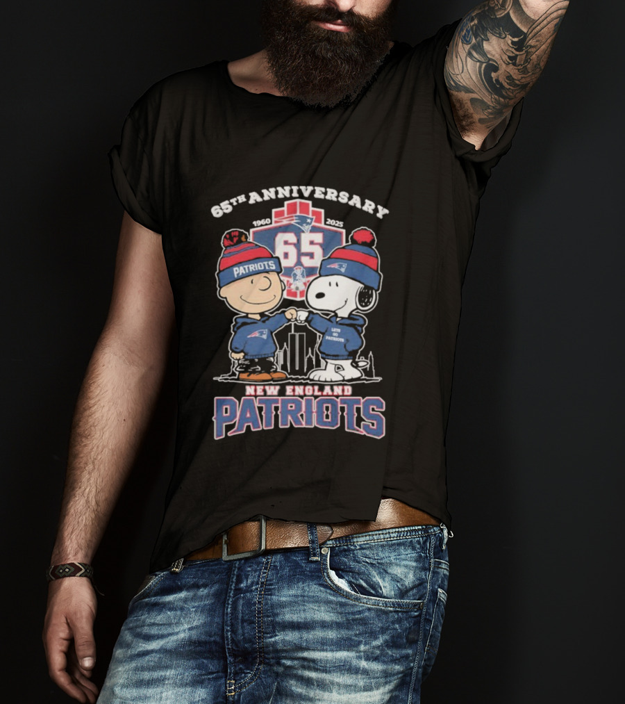 Snoopy Charlie Brown New England Patriots 65th Anniversary 1960 2025 T-Shirt