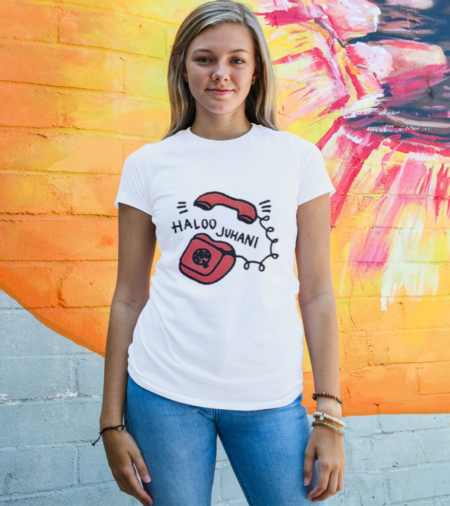 Haloo Juhani Retro Red Telephone Art T-Shirt