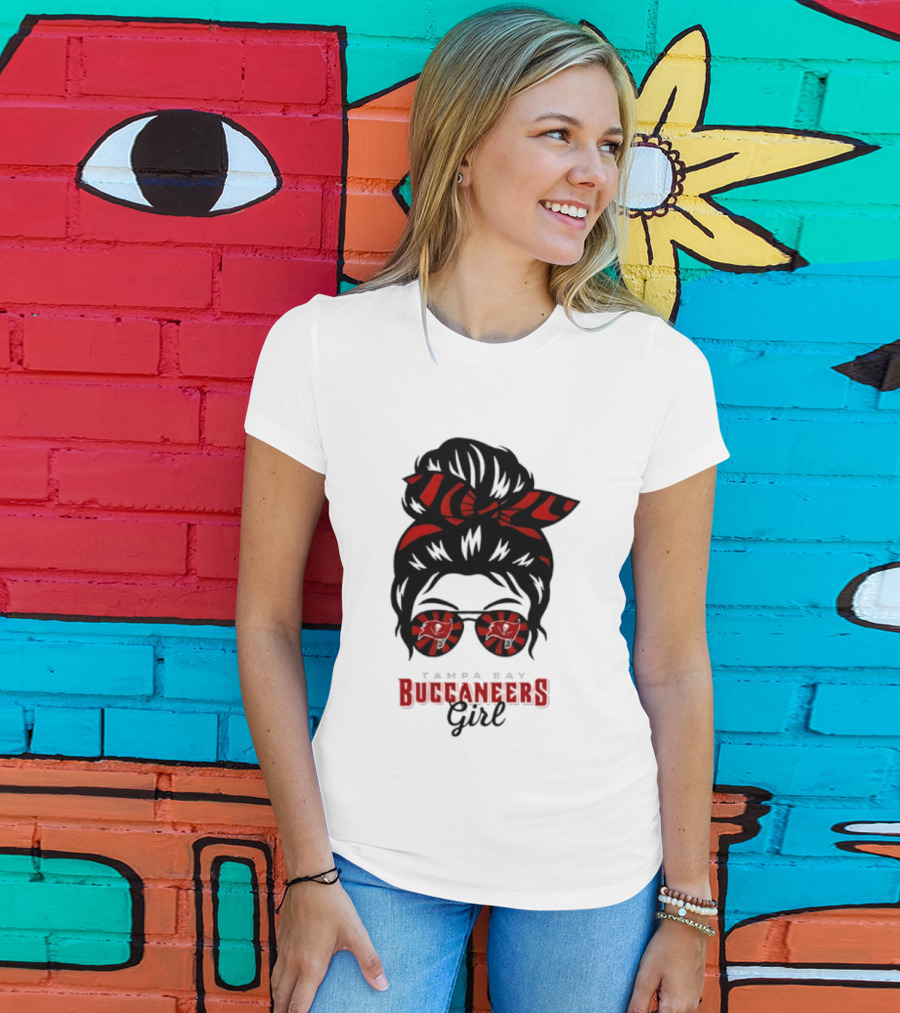 Tampa Bay Buccaneers Girl Messy Bun Glasses Bow And Sunglasses Fan T-Shirt