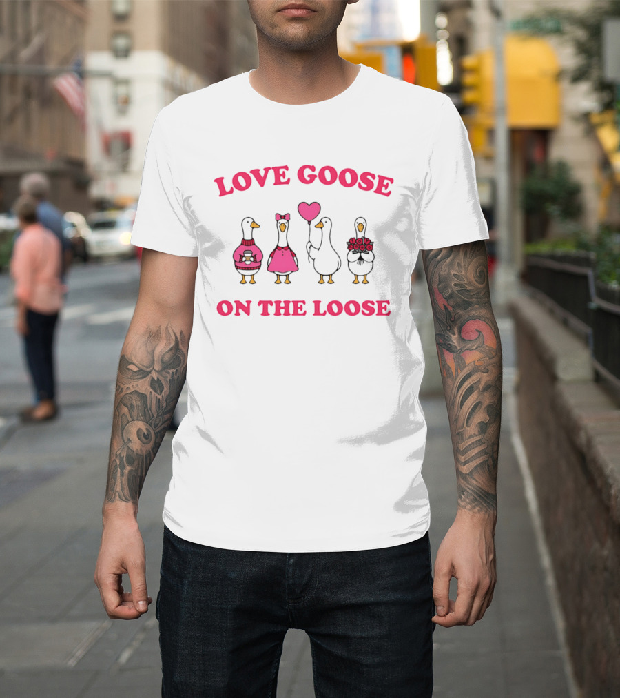 Love Goose On The Loose Valentine Heart Bouquet Bows T-Shirt