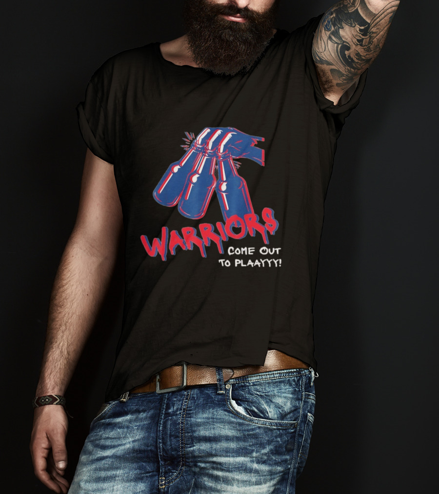 Warriors Come Out To Play New England Patriots Hand Holding Bottles T-Shirt