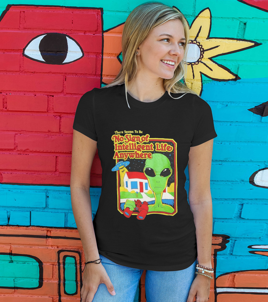 There Seems To Be No Sign Of Intelligent Life Anywhere Alien Green Martian Binoculars Retro Comic T-Shirt