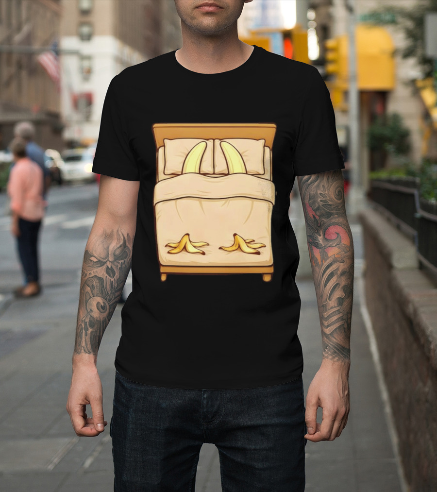 Funny Banana In Bed Sleeping Humor T-Shirt