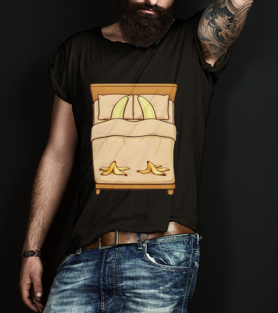 Funny Banana In Bed Sleeping Humor T-Shirt