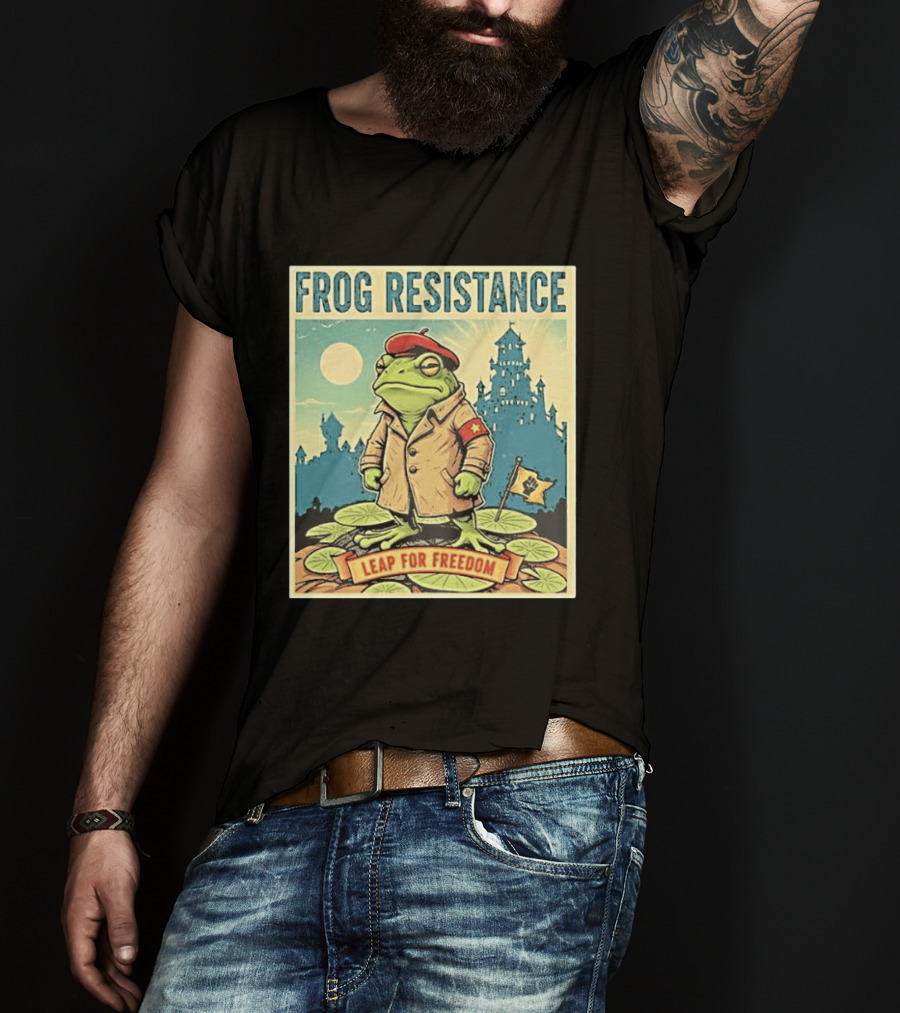 Classic Frog Resistance Leap For Freedom Castle Beret Moonlight Lily Pads T-Shirt