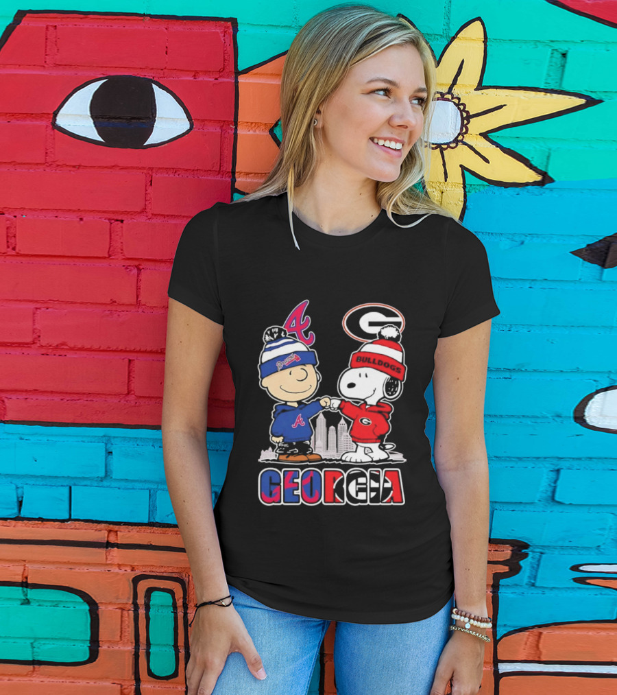 Atlanta Braves Charlie Brown Georgia Bulldogs Snoopy Merry Peanuts Christmas 2025 T-Shirt