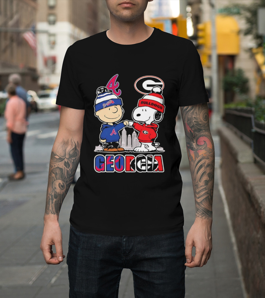 Atlanta Braves Charlie Brown Georgia Bulldogs Snoopy Merry Peanuts Christmas 2025 T-Shirt