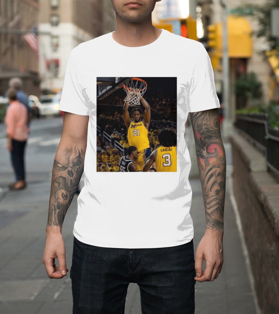 Morez Johnson Jr. Dunk Michigan vs Carr Cadeau Basketball Moment T-Shirt