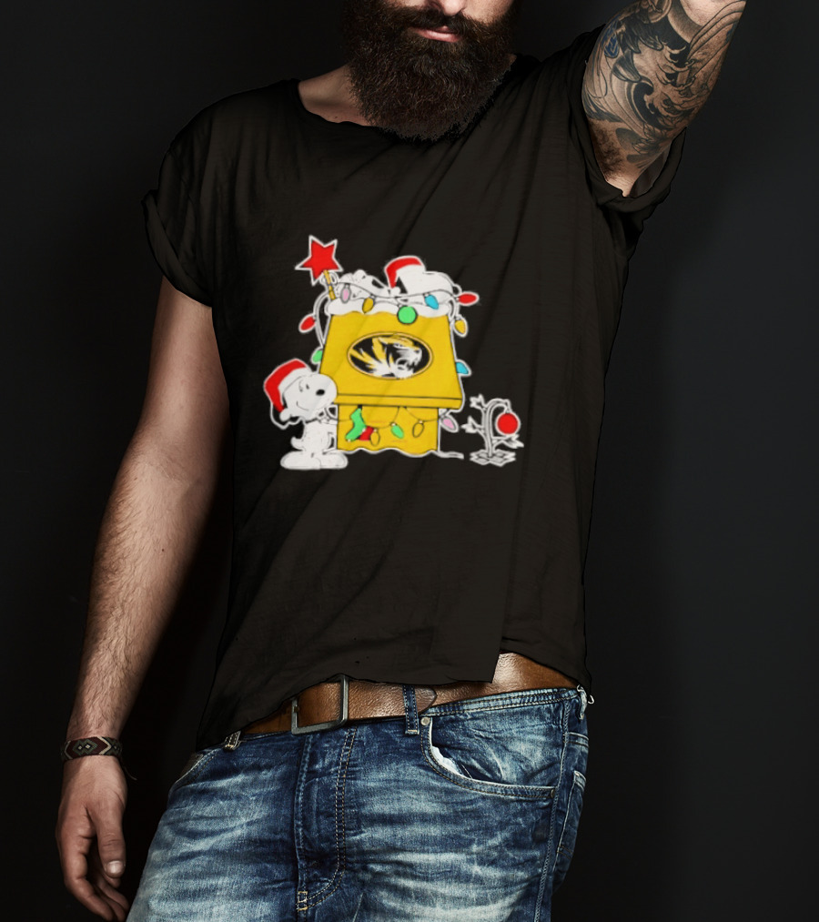 Snoopy Missouri Tigers Christmas Holiday 2025 Peanuts Festive Celebration T-Shirt