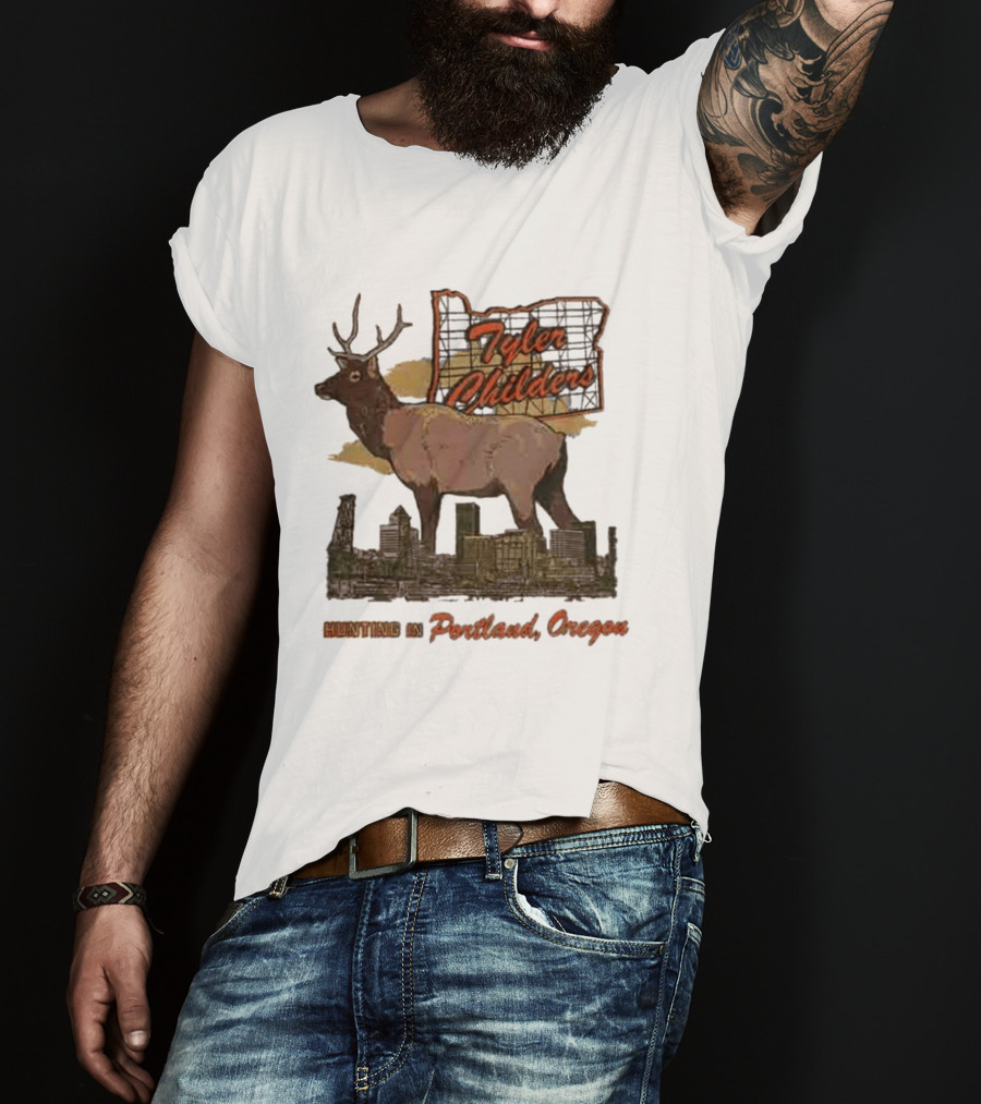 Tyler Childers Hunting In Portland Oregon Elk Skyline T-Shirt