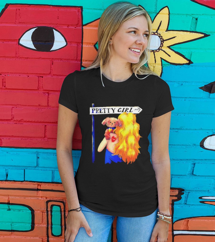Pretty Girl Avenue Blonde Woman With Teddy Bear And Heart Tattoo T-Shirt