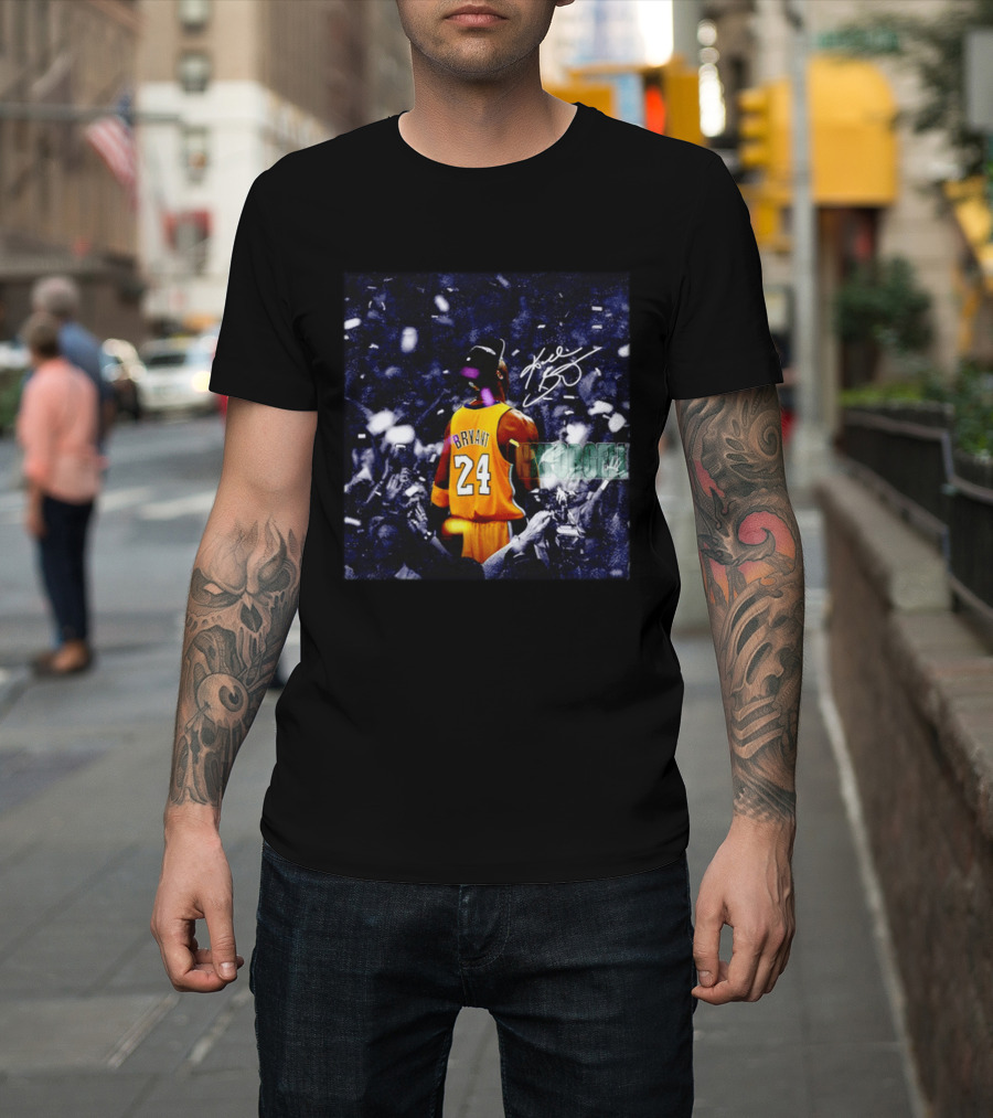 Kobe Bryant Los Angeles Lakers Number 24 Autograph Basketball Fans T-Shirt