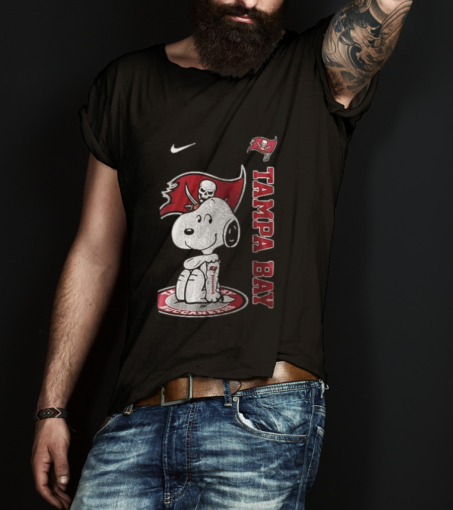 Tampa Bay Buccaneers Snoopy Football Memories Peanuts Collaboration T-Shirt