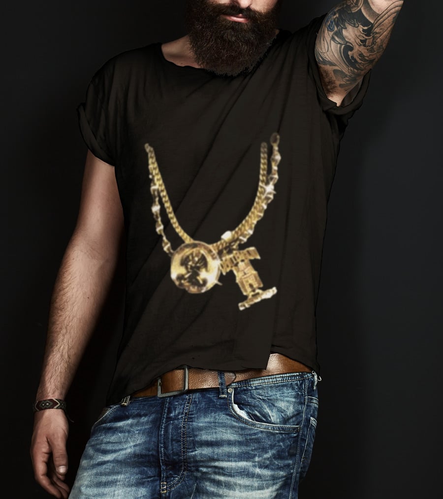 2Pac Gold Necklace Iconic Hip Hop Jewelry T-Shirt