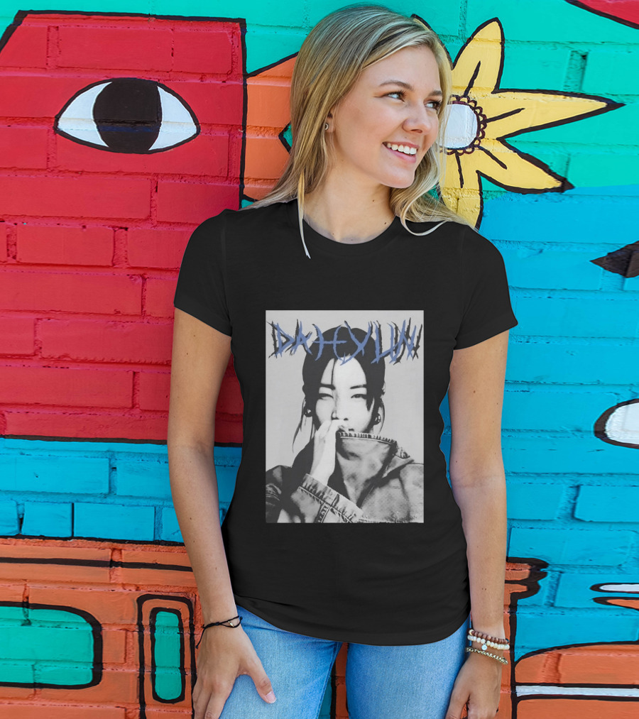 DAHYUN Photo Blue Text Style Black And White Image T-Shirt