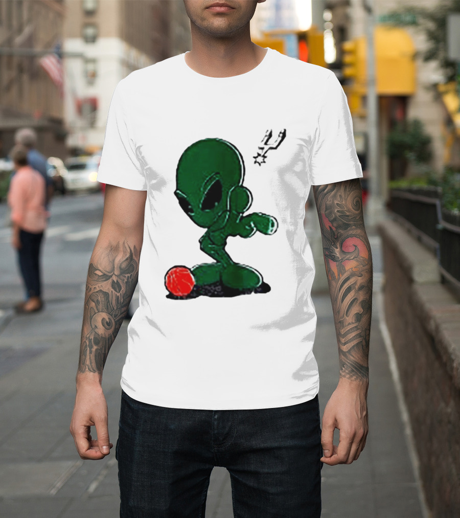 San Antonio Spurs Alien Basketball Dribble T-Shirt