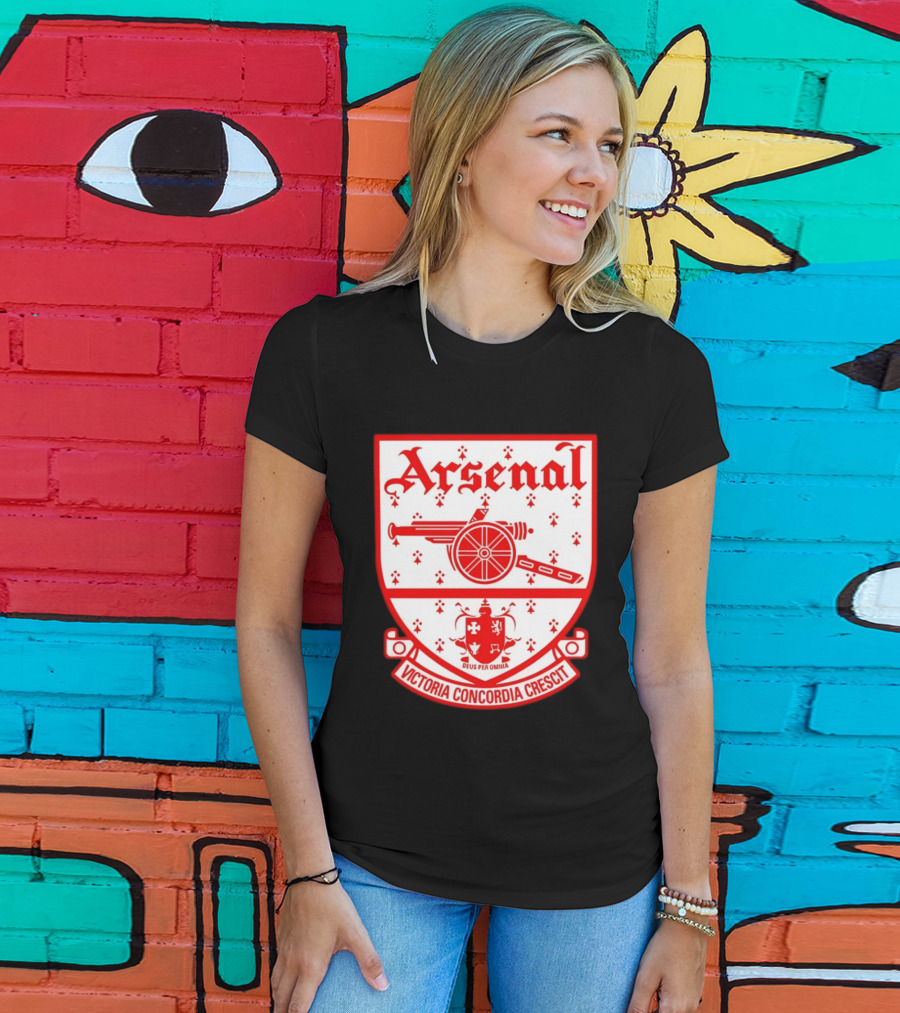 Arsenal FC Crest Deus Per Omnia Victoria Concordia Crescit T-Shirt