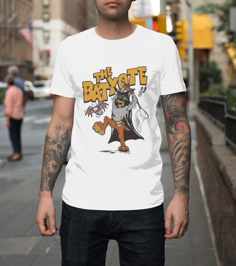 San Antonio Spurs The Batyote Character With Cape And Bat T-Shirt