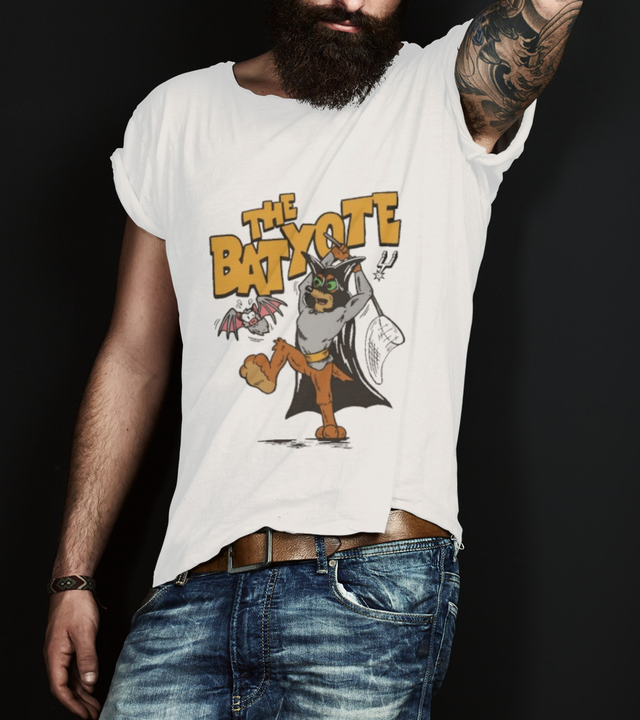 San Antonio Spurs The Batyote Character With Cape And Bat T-Shirt