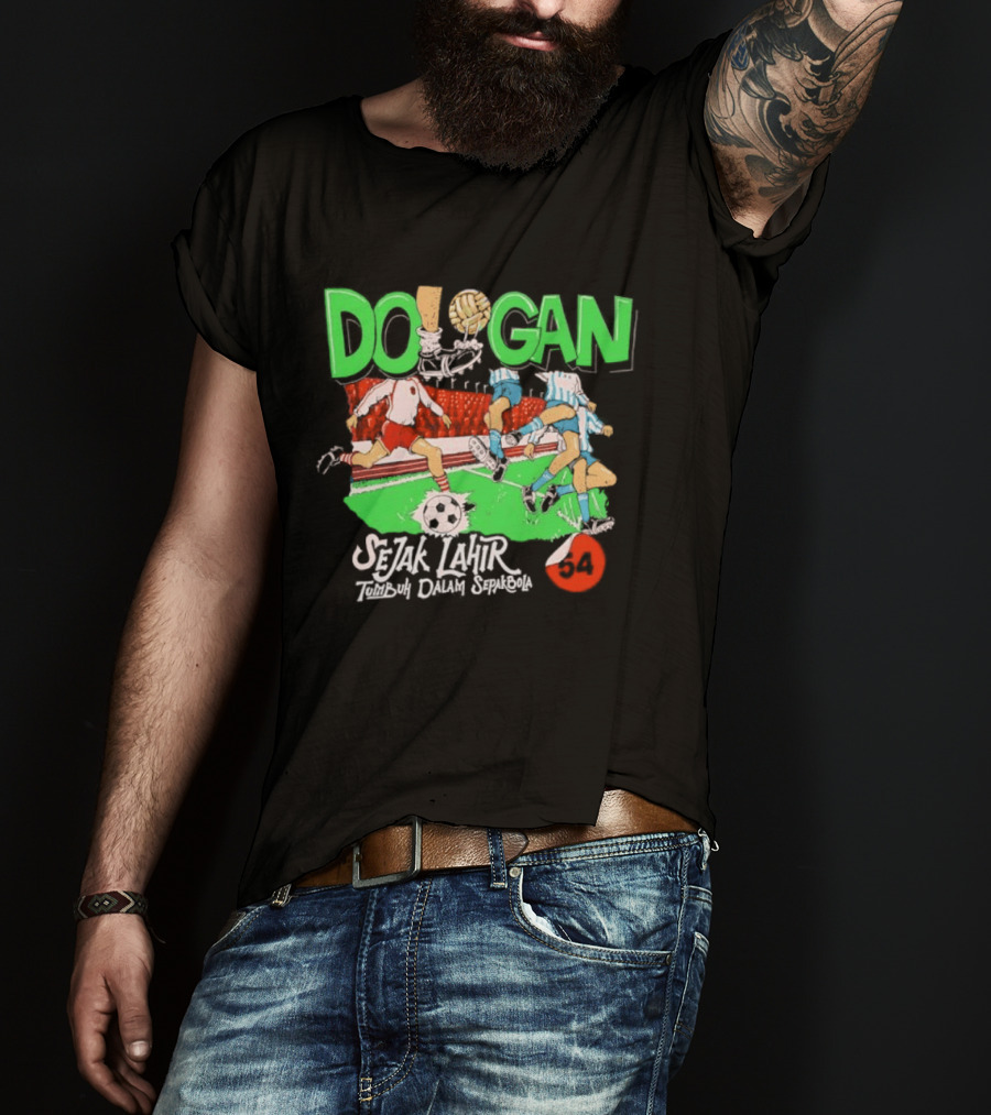 Dologan FC Sejak Lahir Tumbuh Dalam Sepakbola Retro Football Players And Field T-Shirt
