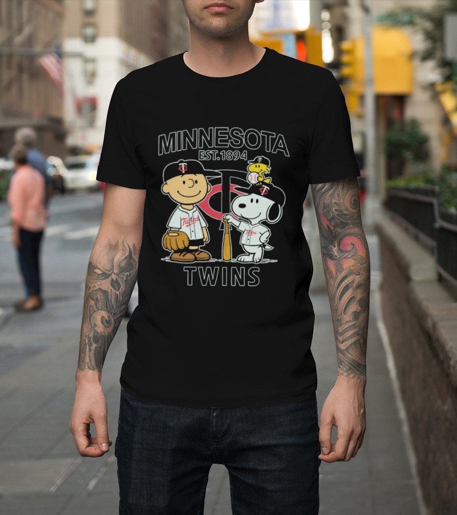 Minnesota Twins Est 1894 Snoopy Peanuts Baseball Charlie Brown Woodstock T-Shirt