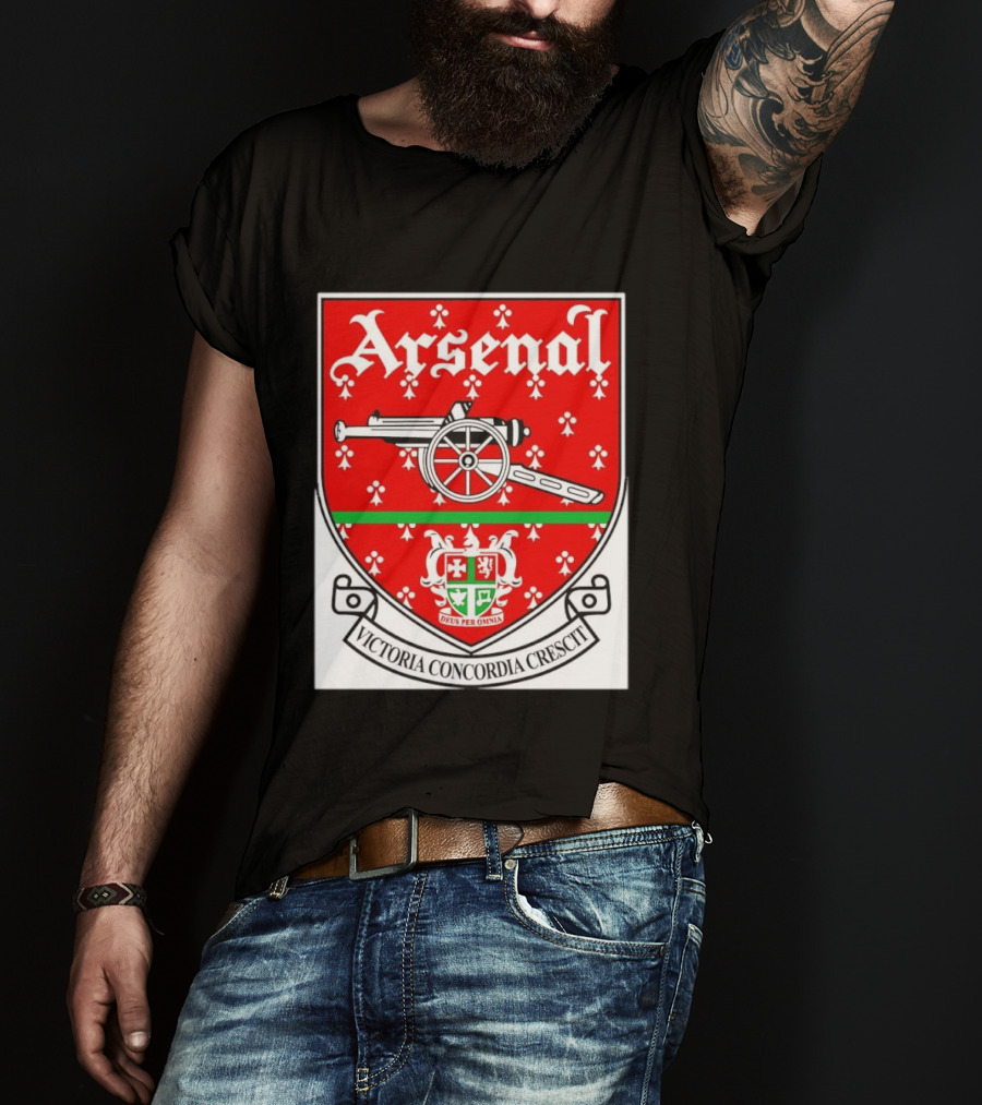 Arsenal FC Victoria Concordia Crescit Deus Per Omnia Crest Featuring Classic Cannon And Shield T-Shirt