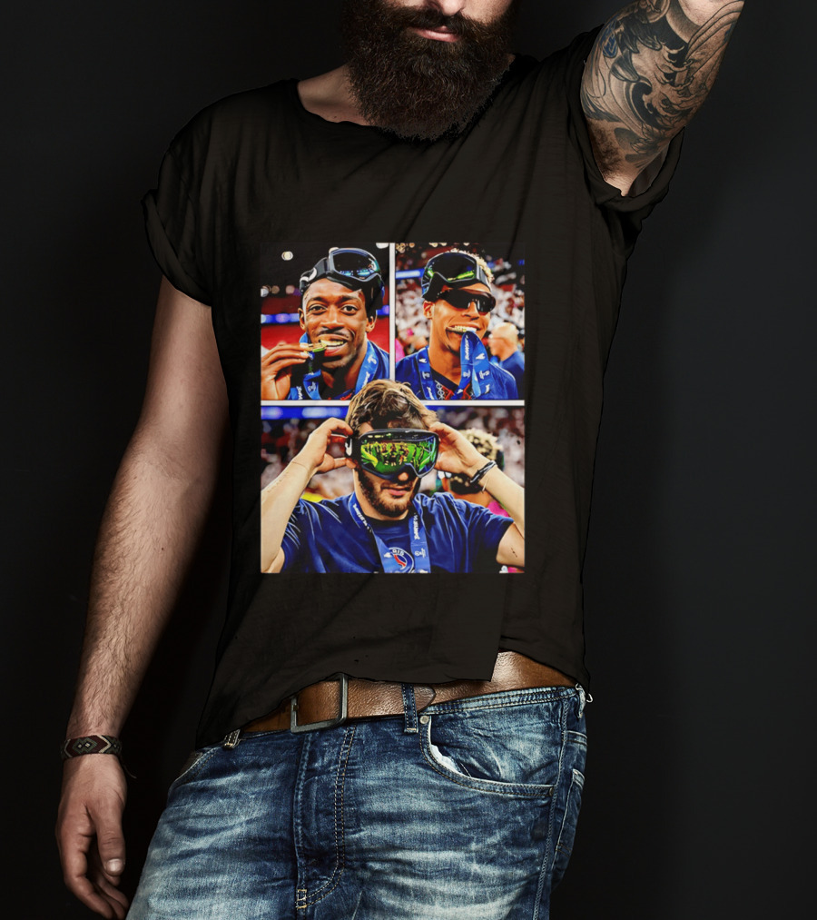 Paris Saint Germain Champions Celebration With Medals And Goggles T-Shirt