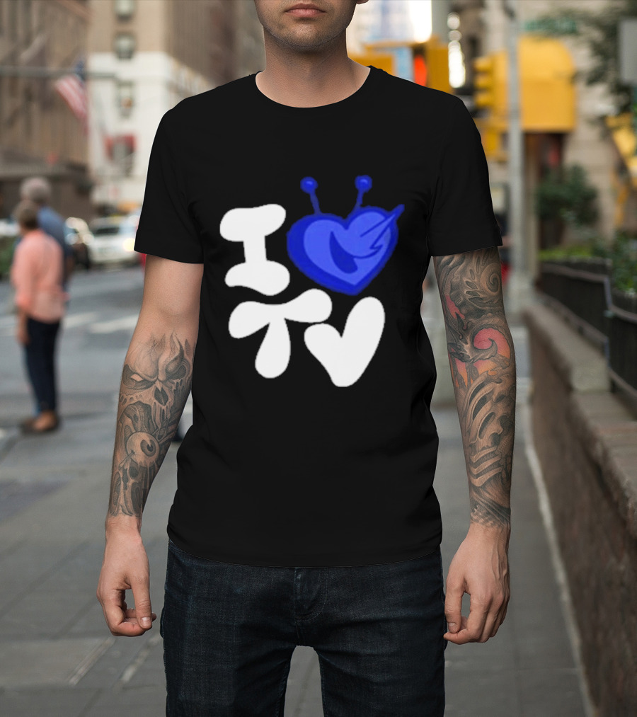 Paperboxmart I Love TV Blue Heart Antenna T-Shirt