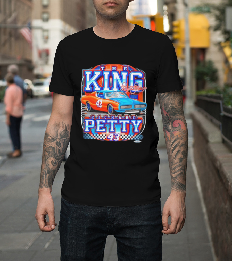 Richard Petty The King No 43 NASCAR Racing Car Checkered Flag T-Shirt